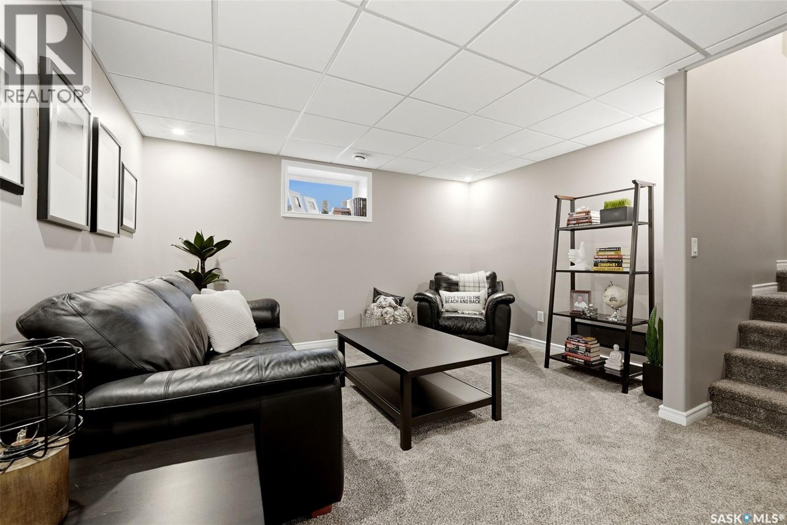 141 Oxbow CRESCENT - 35