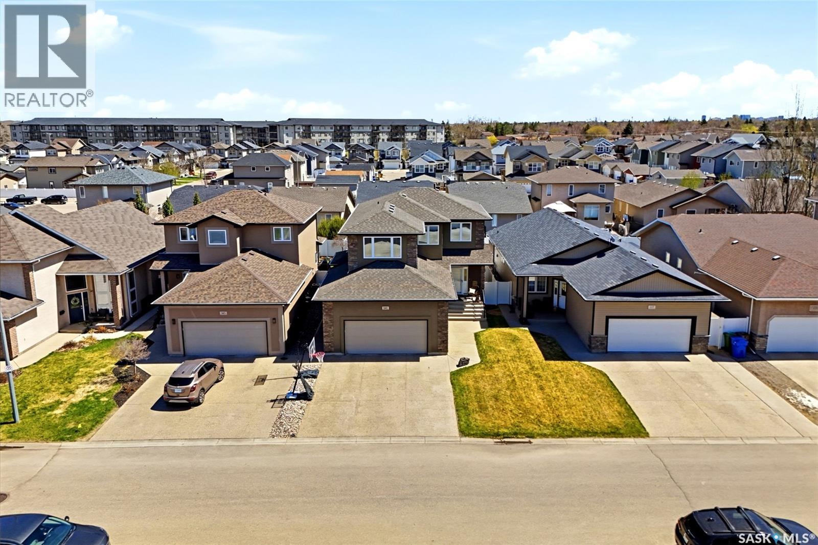 141 Oxbow CRESCENT - 52