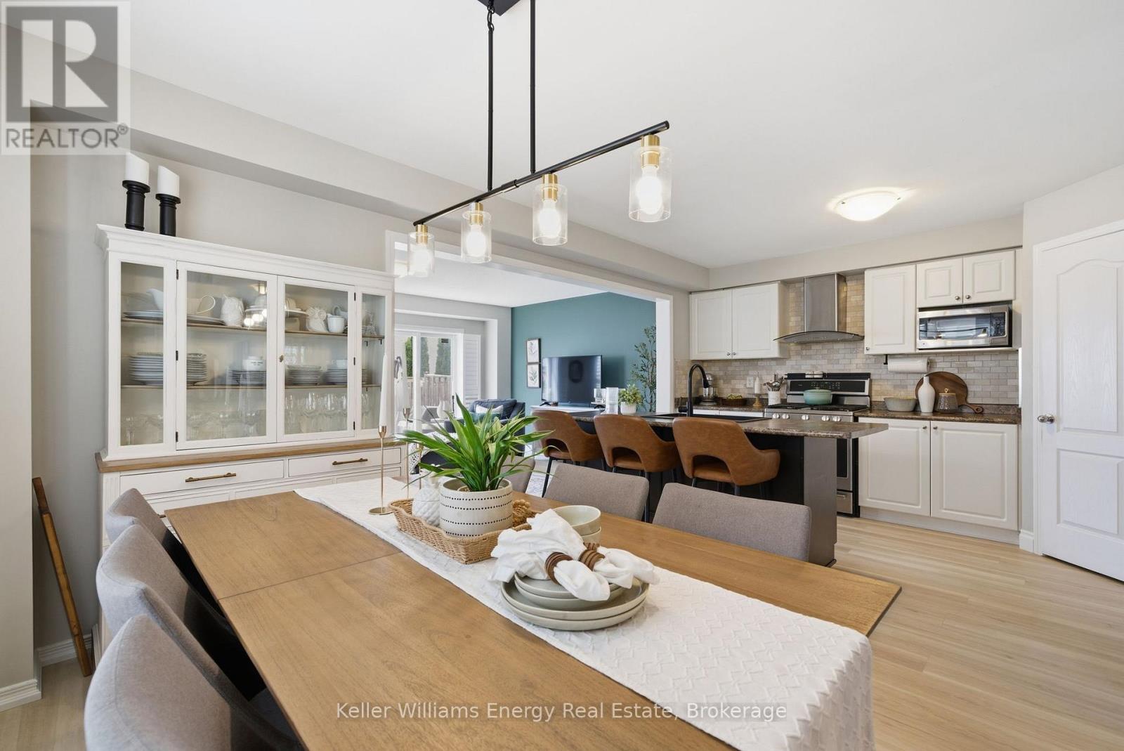 #15 1640 GRANDVIEW STREET N - 10