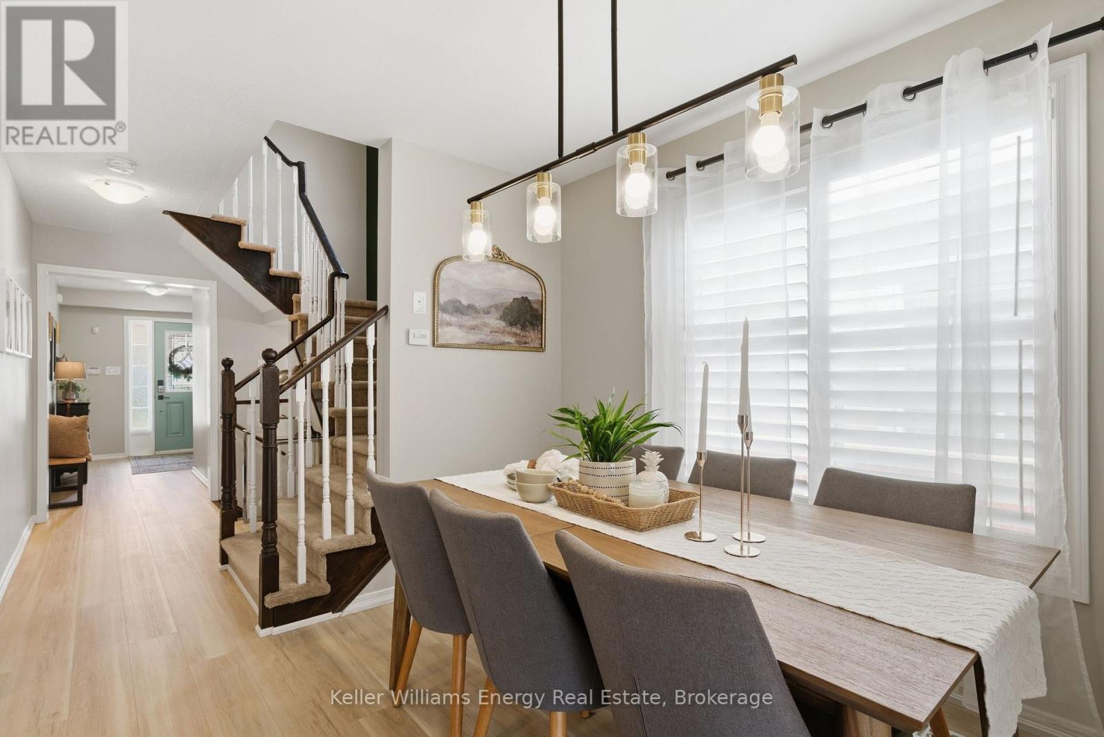 #15 1640 GRANDVIEW STREET N - 12