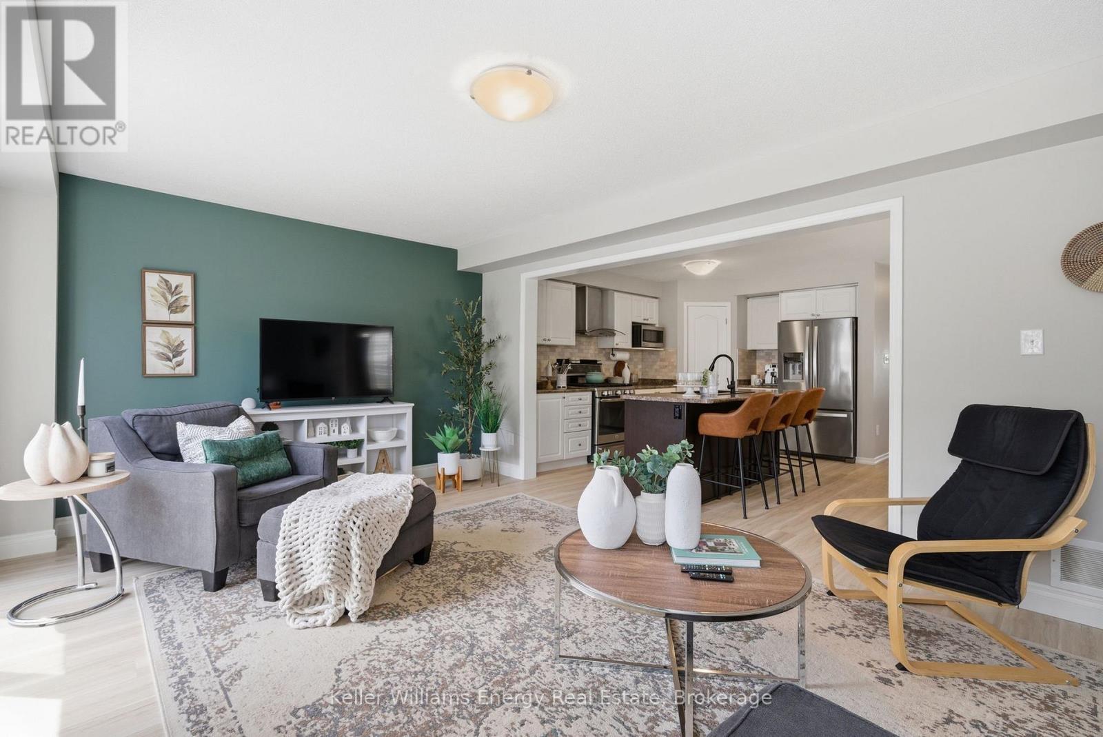 #15 1640 GRANDVIEW STREET N - 14