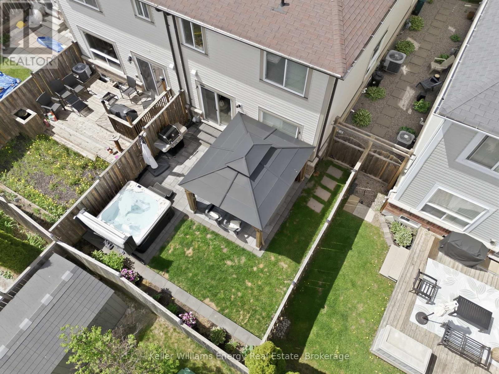 #15 1640 GRANDVIEW STREET N - 39
