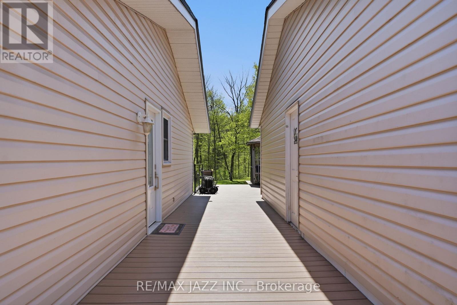 392 TOWNSEND ROAD - 38