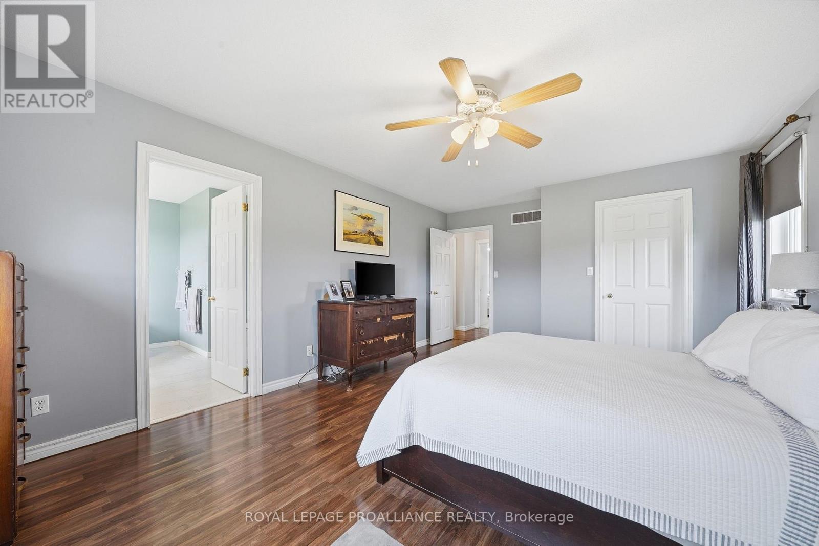 1489 AIRPORT PARKWAY - 19