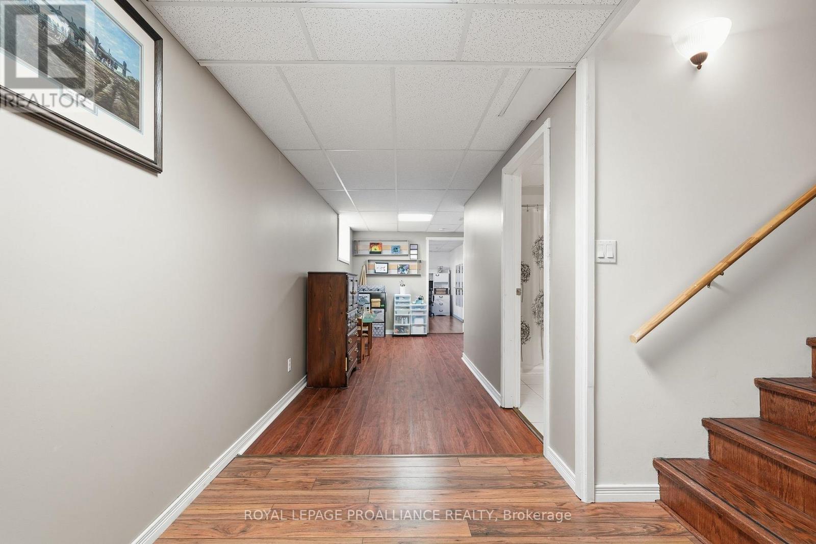 1489 AIRPORT PARKWAY - 28