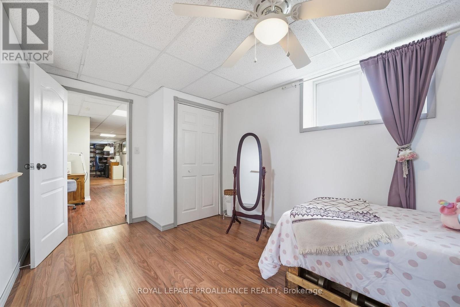 1489 AIRPORT PARKWAY - 36