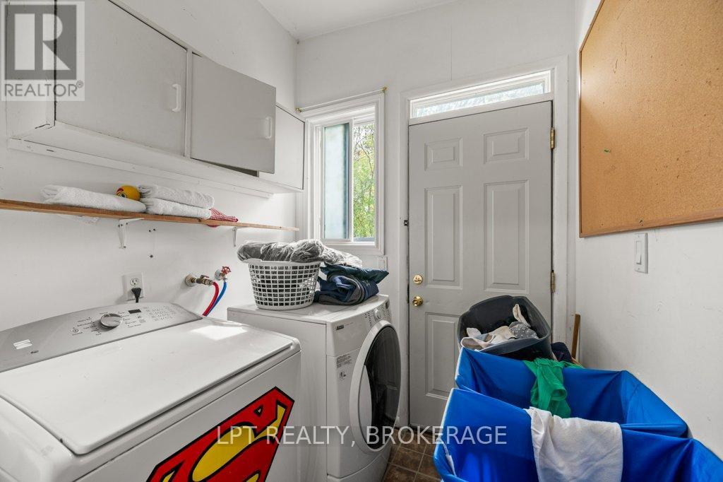3 HOLLAND CRESCENT - 13