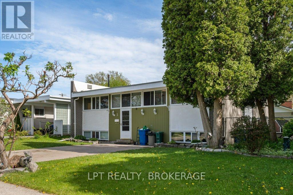 3 HOLLAND CRESCENT - 28