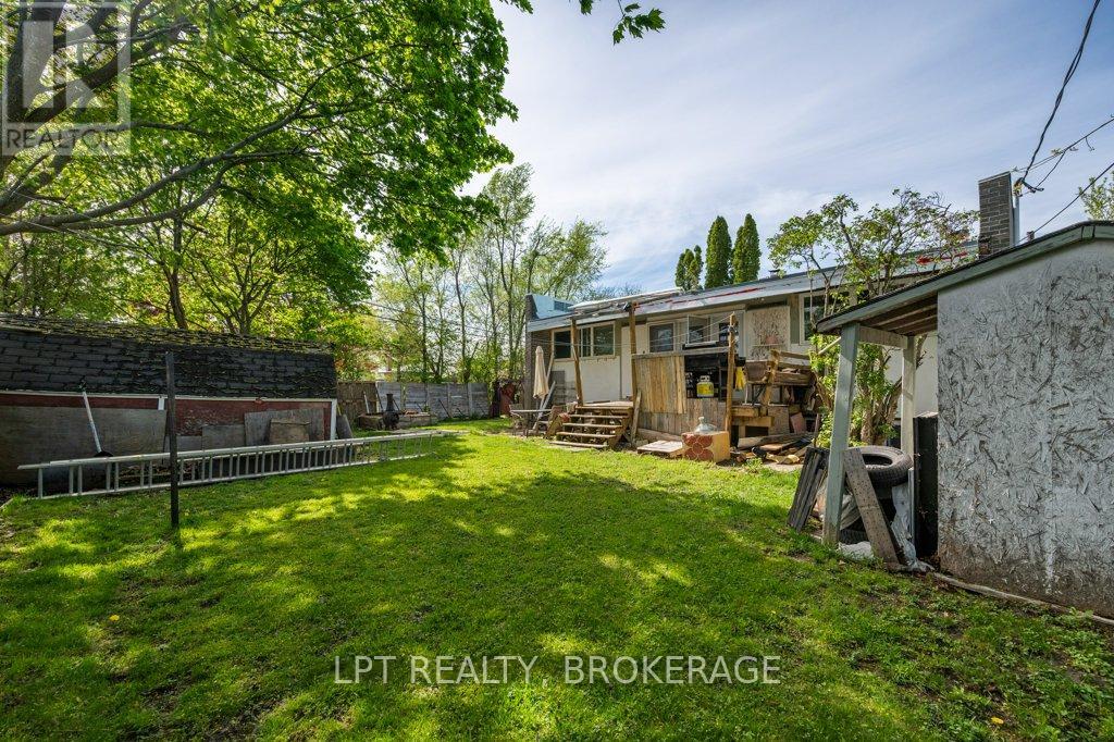 3 HOLLAND CRESCENT - 3