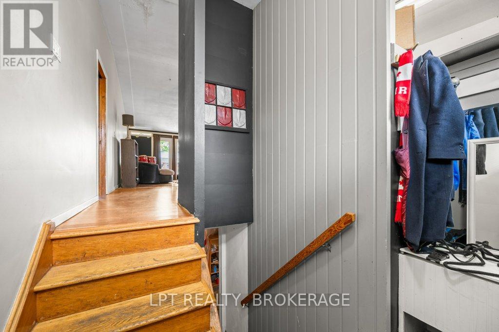 3 HOLLAND CRESCENT - 5