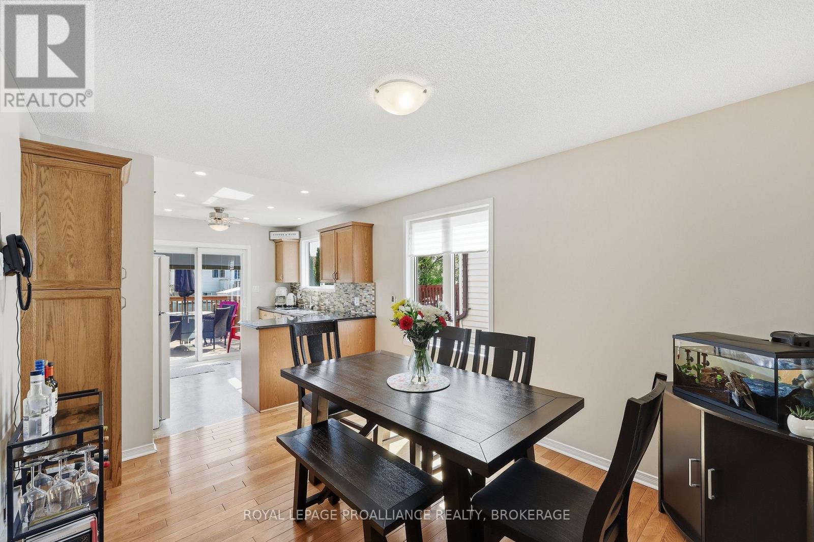 1380 FISHER CRESCENT - 11