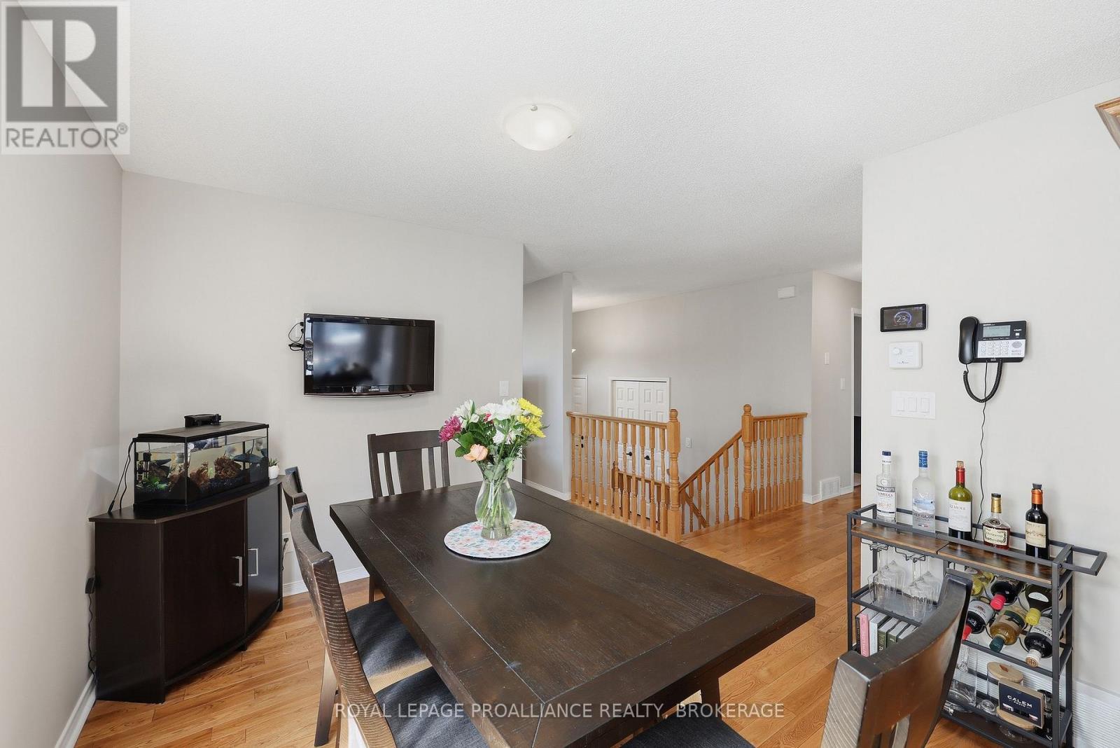 1380 FISHER CRESCENT - 12