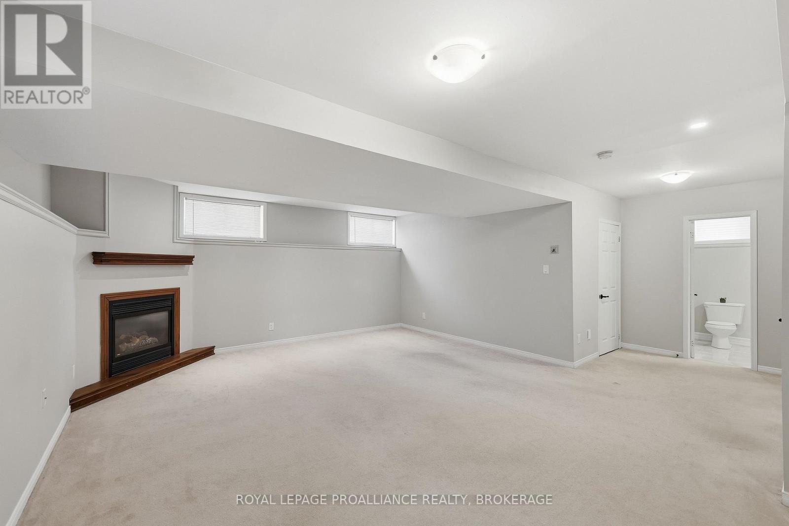 1380 FISHER CRESCENT - 25