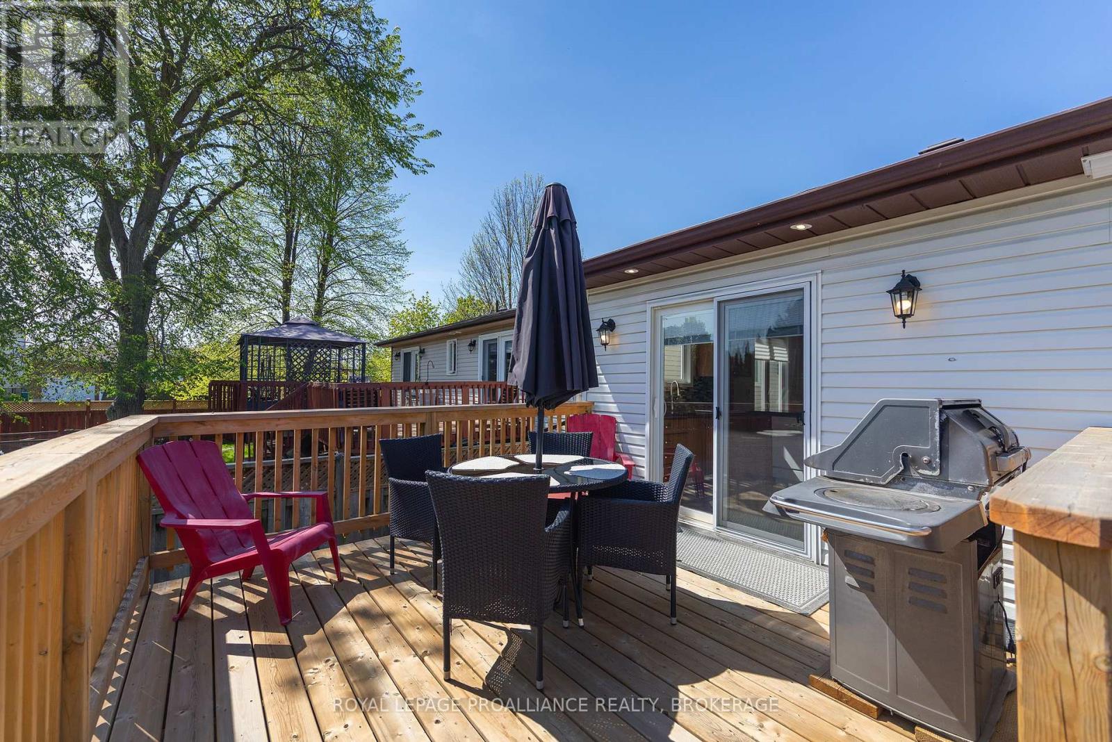 1380 FISHER CRESCENT - 32