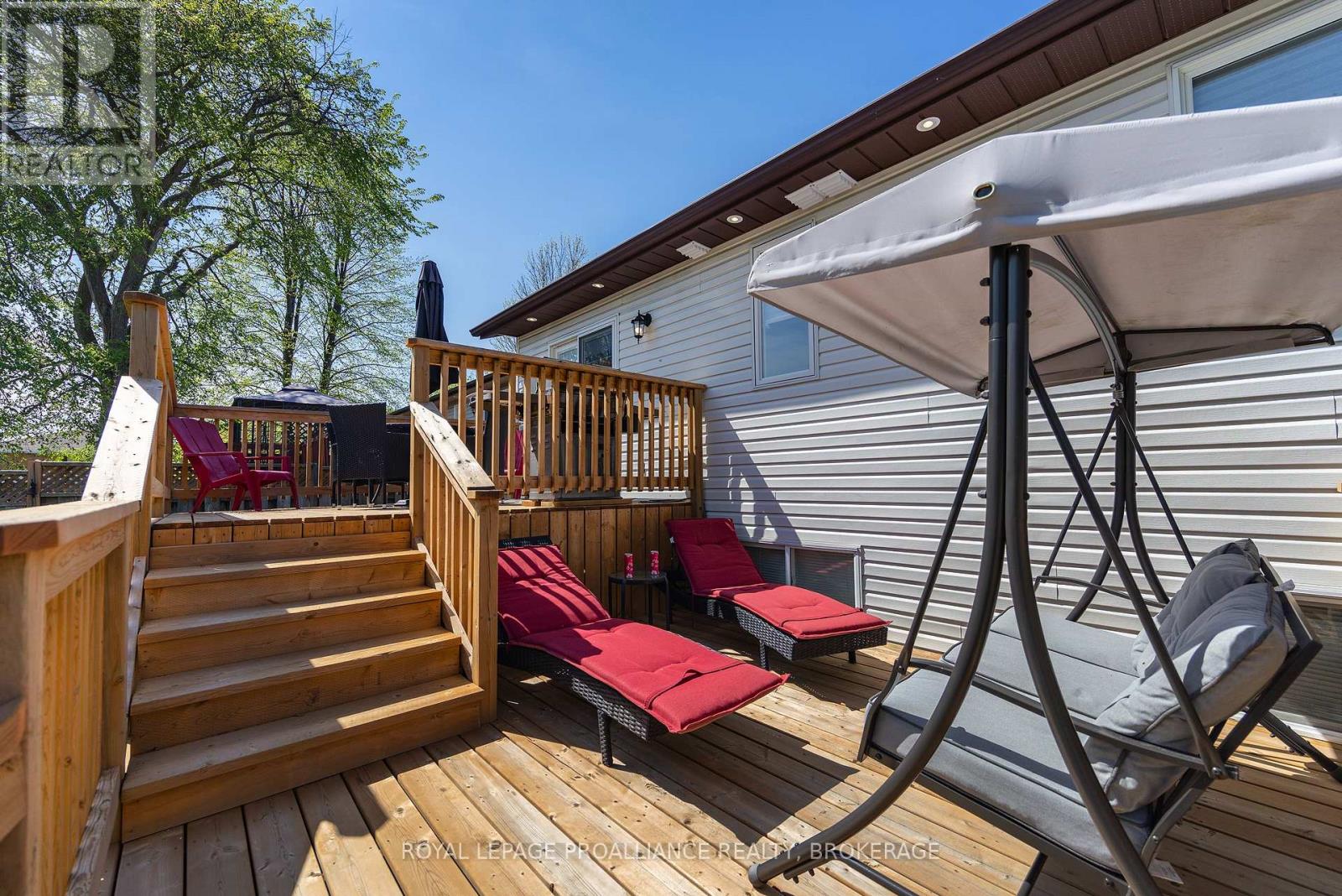 1380 FISHER CRESCENT - 33