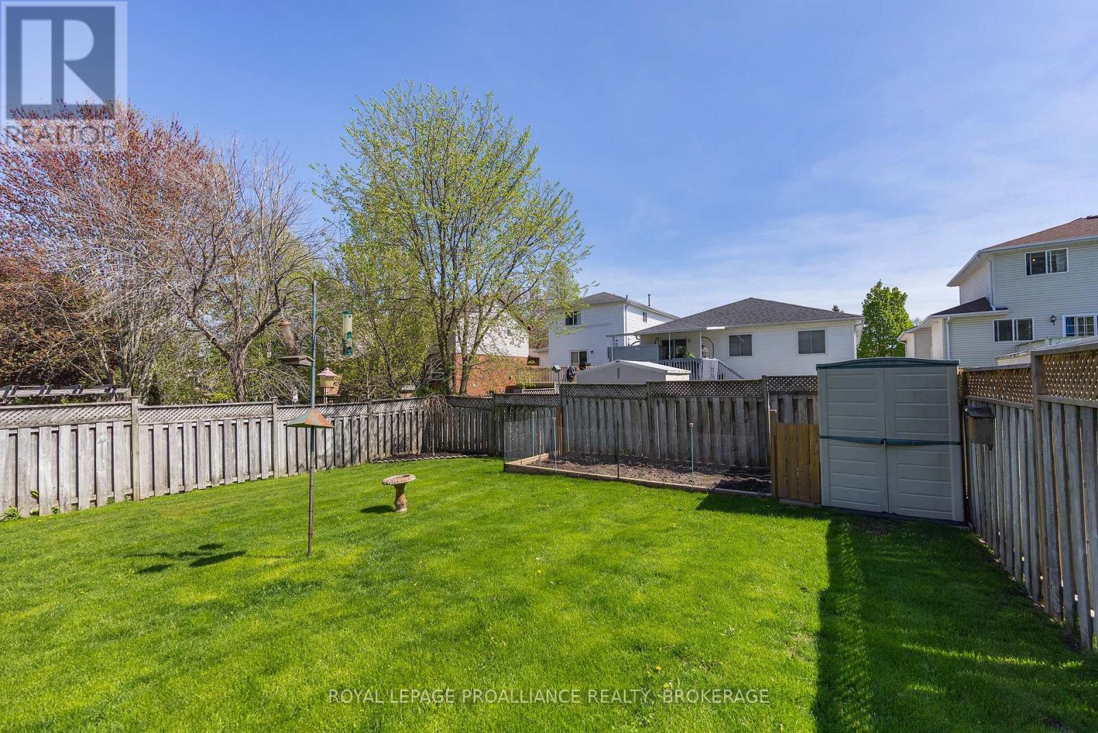 1380 FISHER CRESCENT - 35