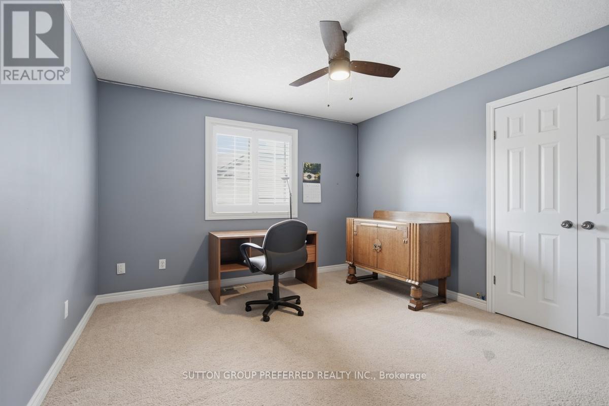 748 APRICOT DRIVE - 24