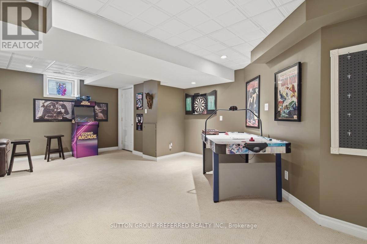 748 APRICOT DRIVE - 27