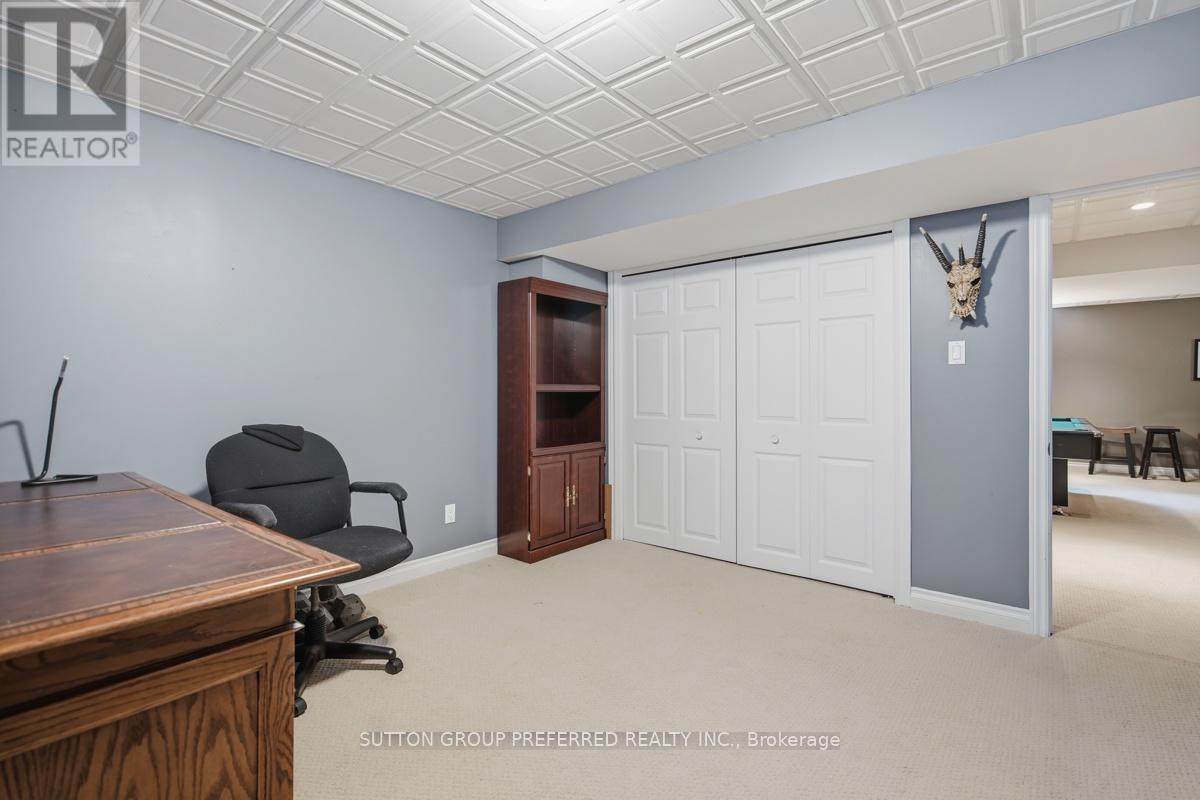 748 APRICOT DRIVE - 32