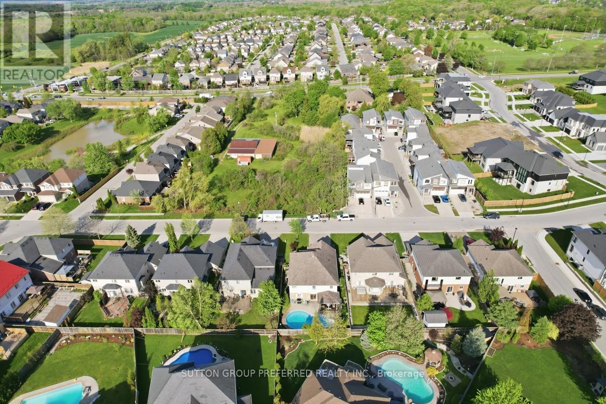 748 APRICOT DRIVE - 41