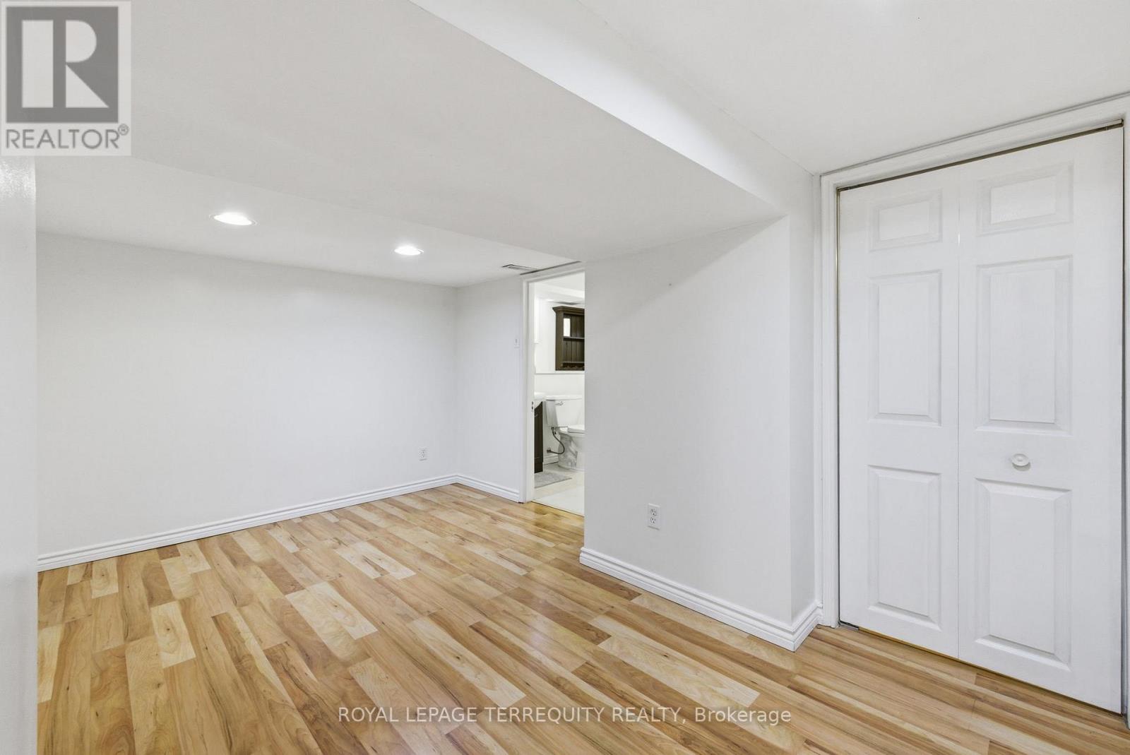 253 OSHAWA BOULEVARD S - 37