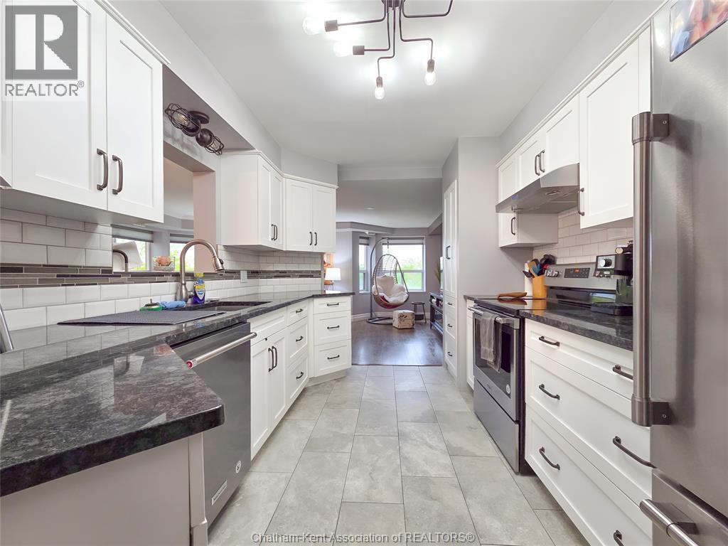 10 VAN ALLEN AVENUE - 14