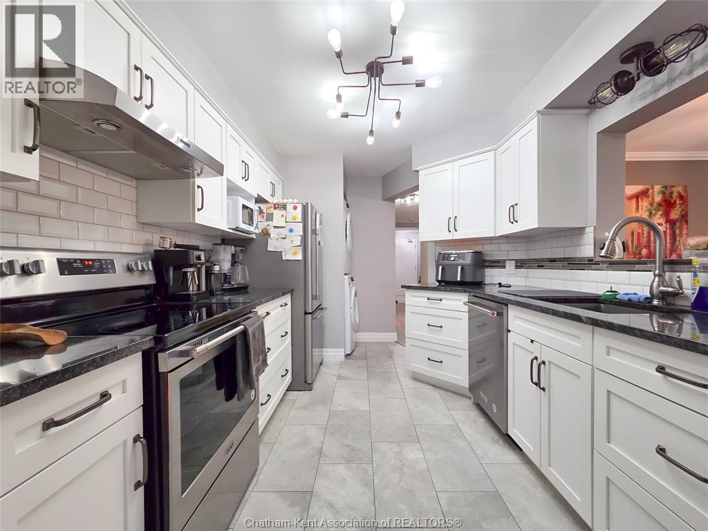 10 VAN ALLEN AVENUE - 17