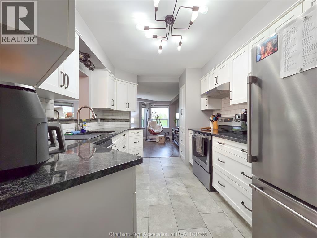 10 VAN ALLEN AVENUE - 18