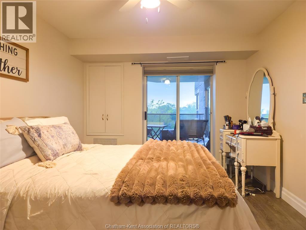 10 VAN ALLEN AVENUE - 26