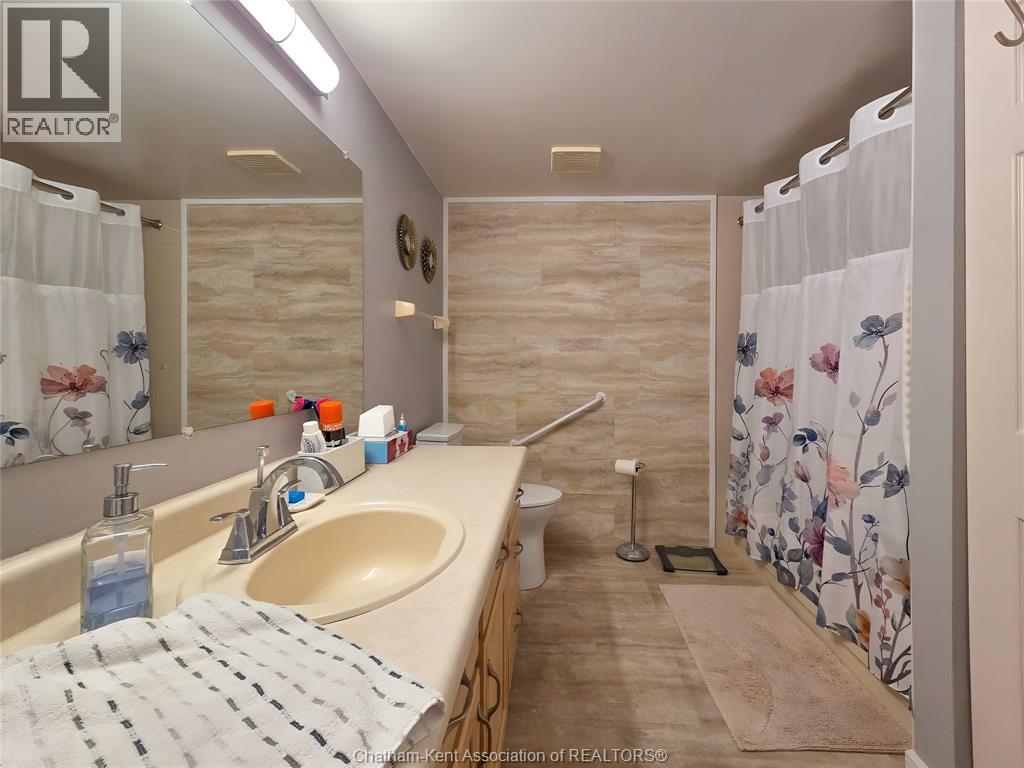 10 VAN ALLEN AVENUE - 27