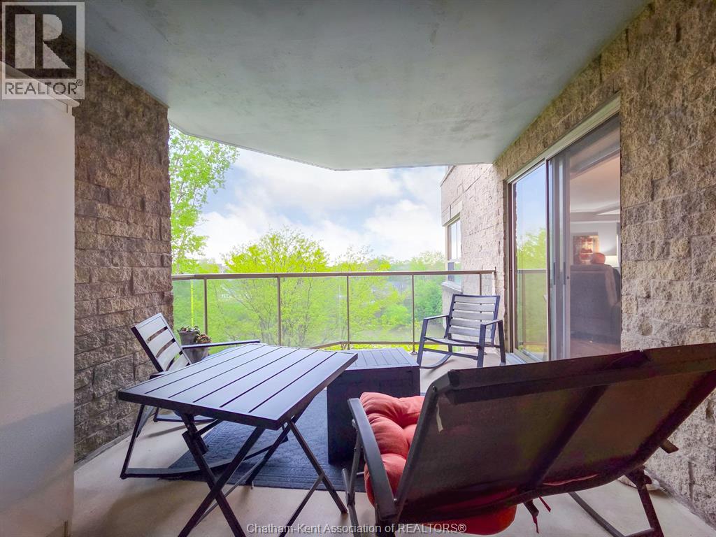 10 VAN ALLEN AVENUE - 34