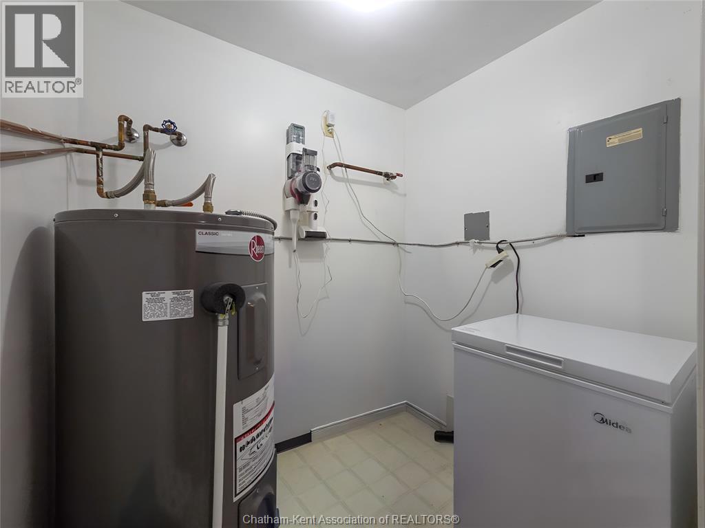 10 VAN ALLEN AVENUE - 36