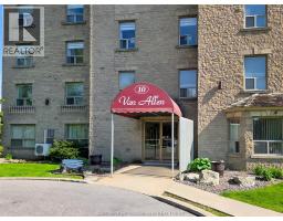 Kitchen - 10 Van Allen Avenue, Chatham, ON N7L5K1 Photo 7