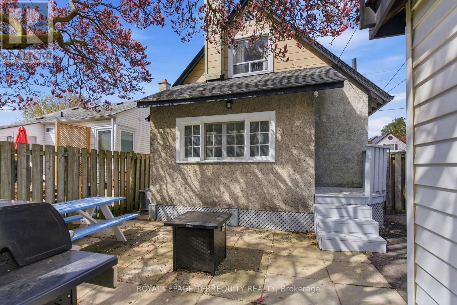 253 OSHAWA BOULEVARD S - 40