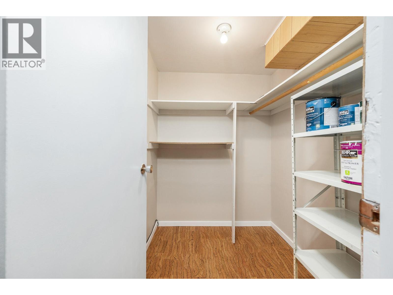 3302 24 Street - 37