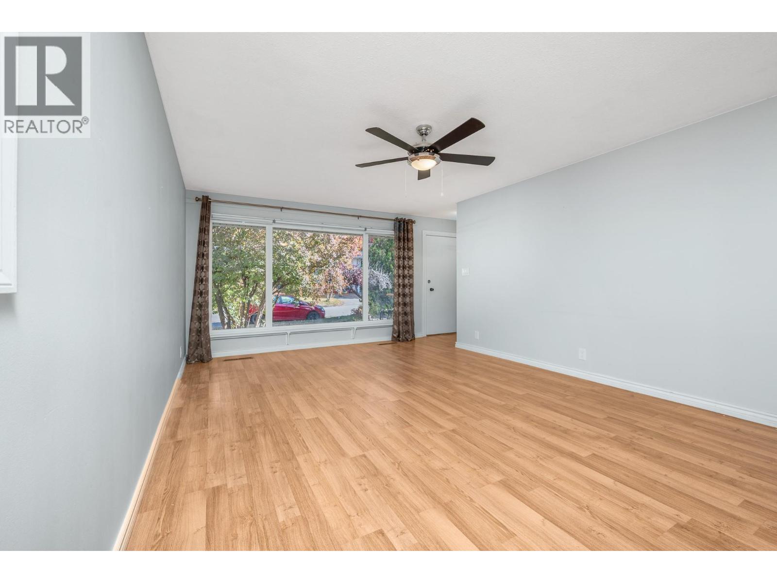 3302 24 Street - 15
