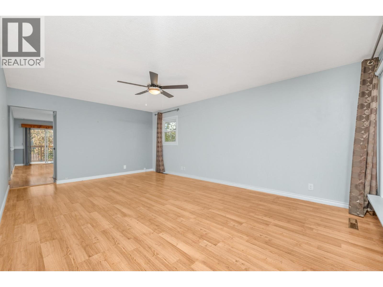 3302 24 Street - 16