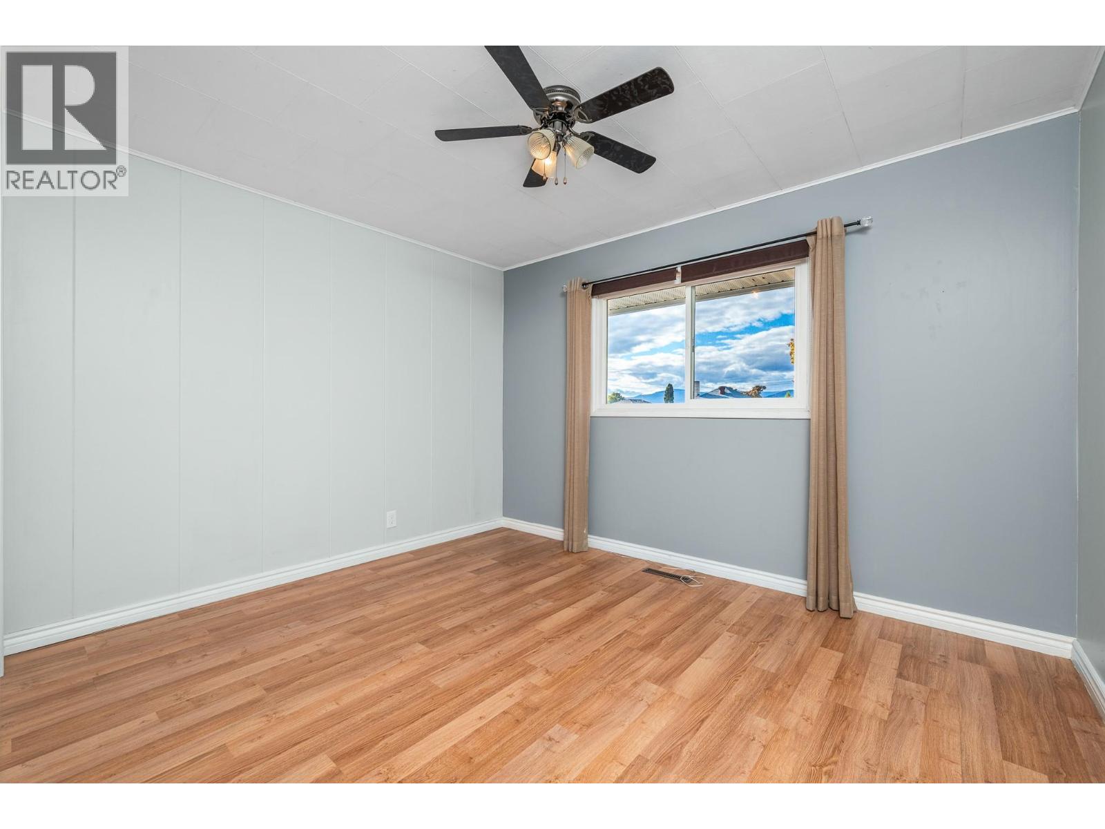 3302 24 Street - 17