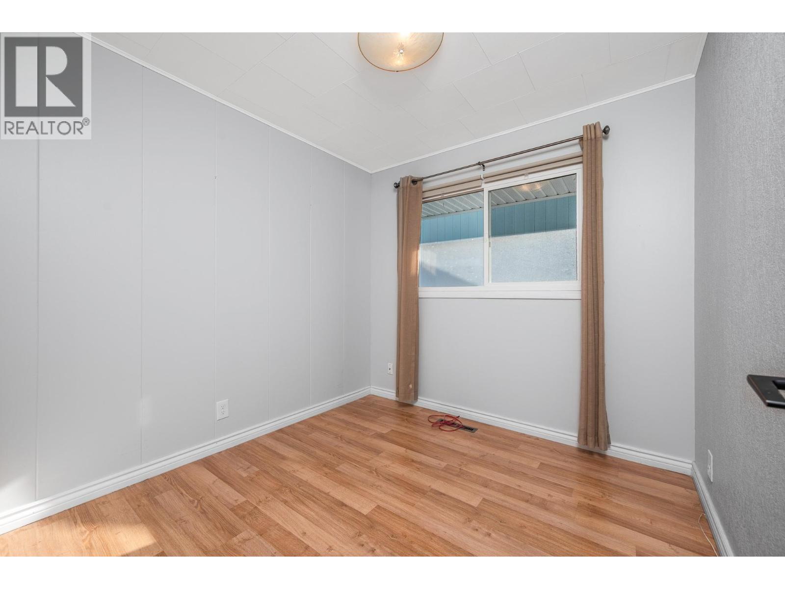 3302 24 Street - 22