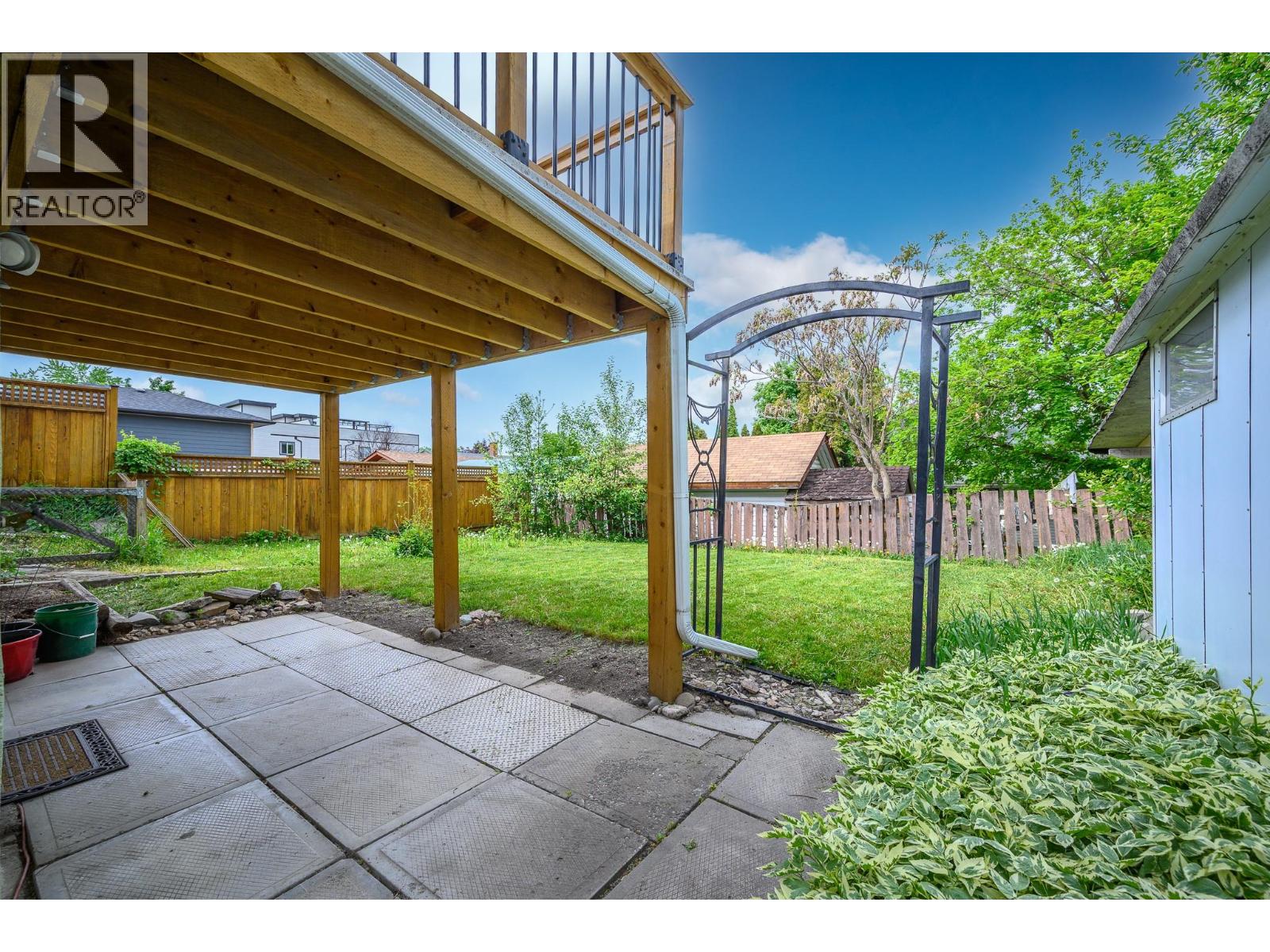 3302 24 Street - 27