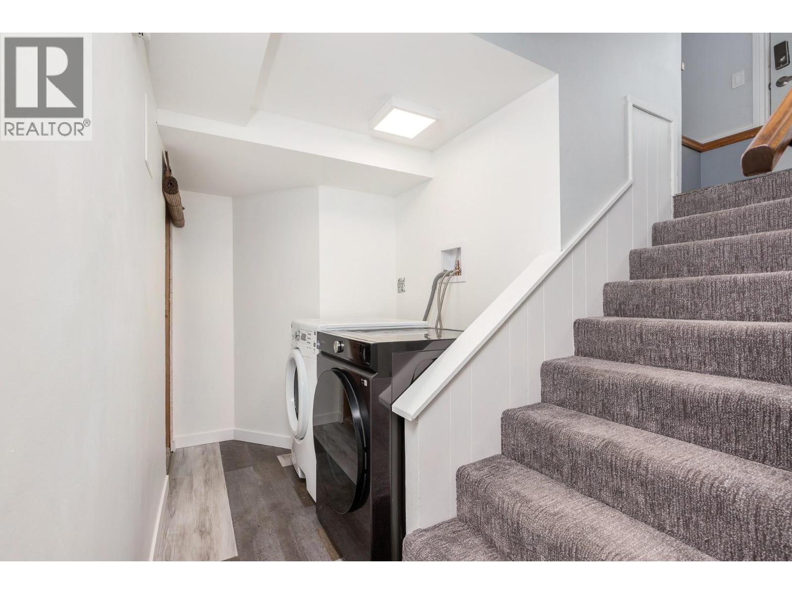 3302 24 Street - 23