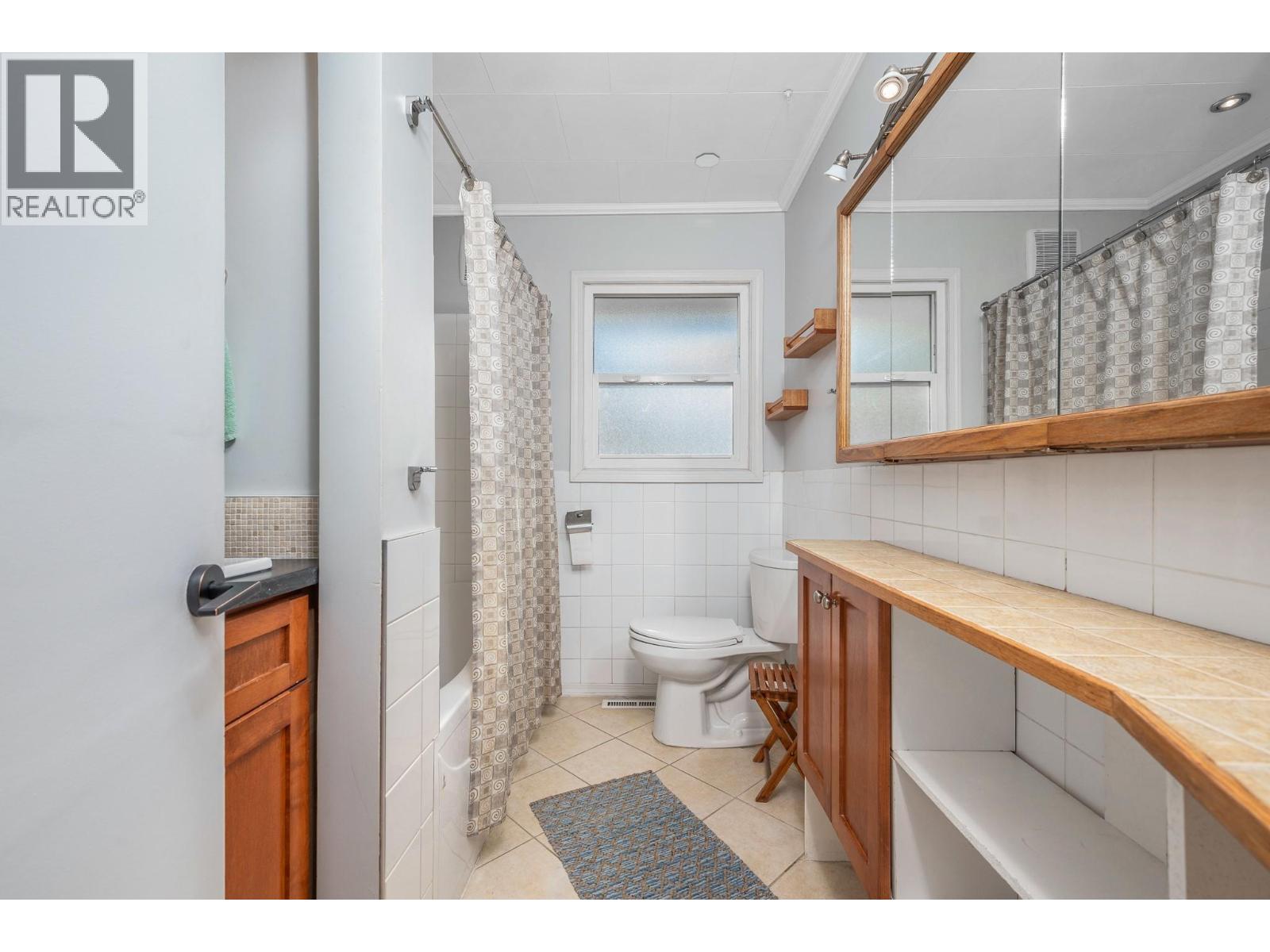 3302 24 Street - 20