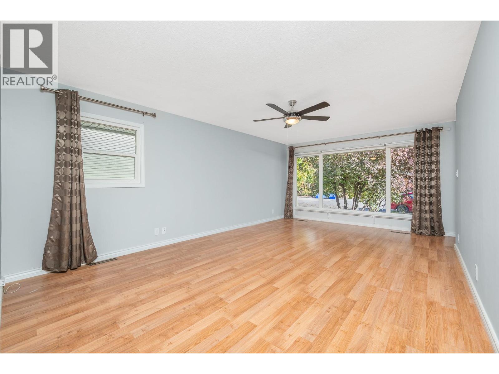 3302 24 Street - 13