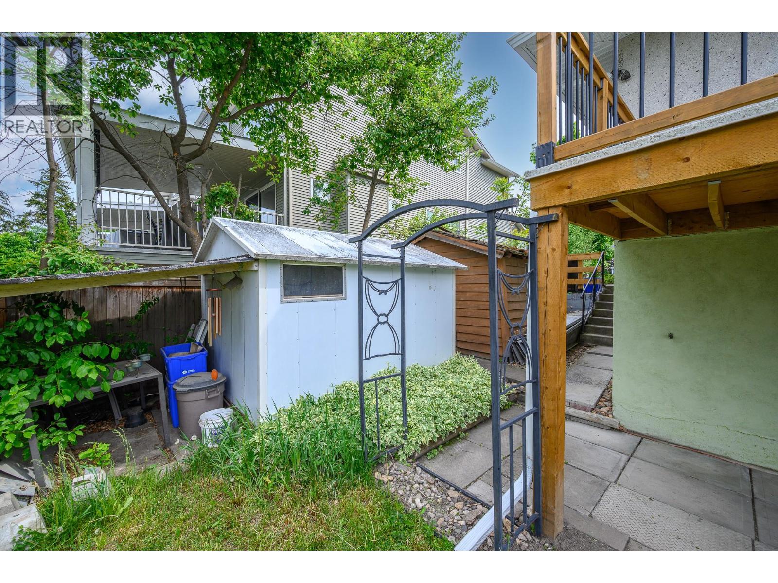 3302 24 Street - 28