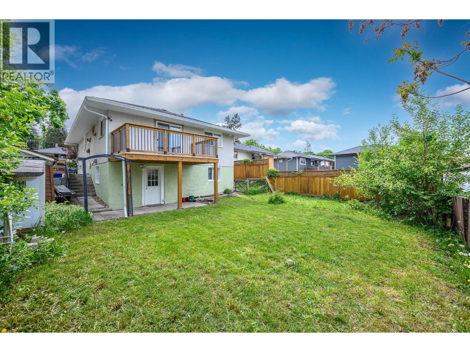 3302 24 Street - 39