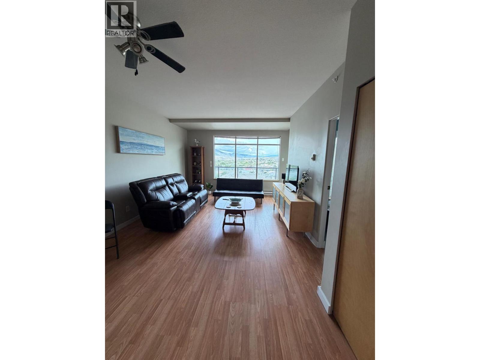#906 619 VICTORIA Street - 7