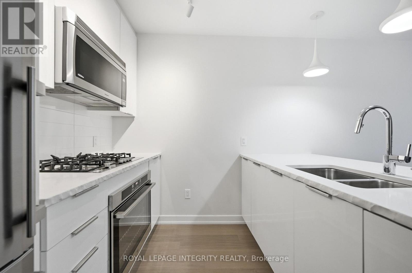 #612 530 DE MAZENOD AVENUE - 10