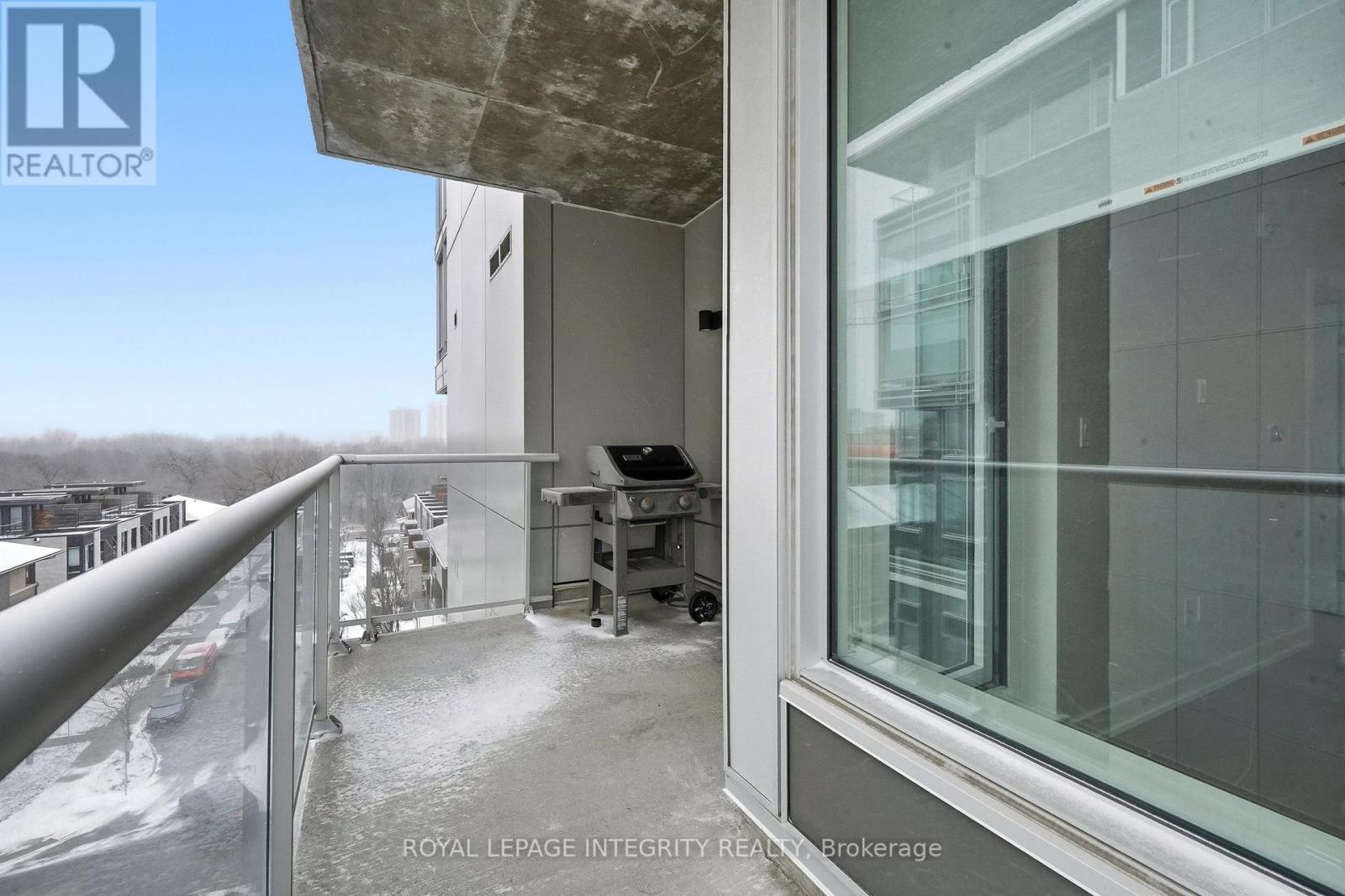 #612 530 DE MAZENOD AVENUE - 29