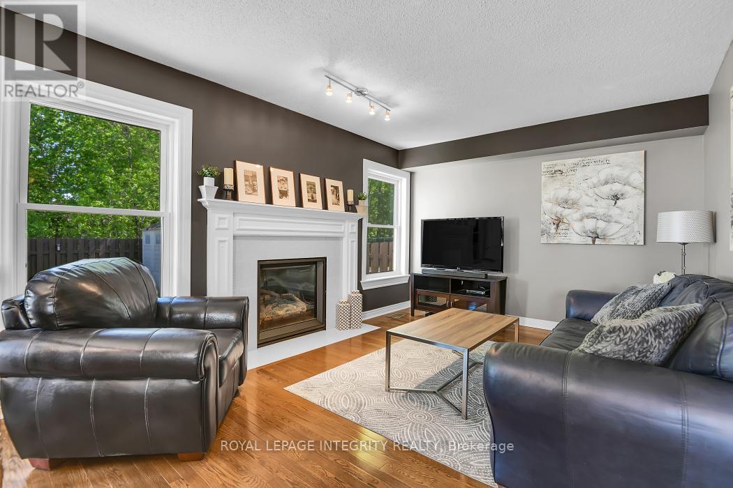 97 GRENADIER WAY - 12