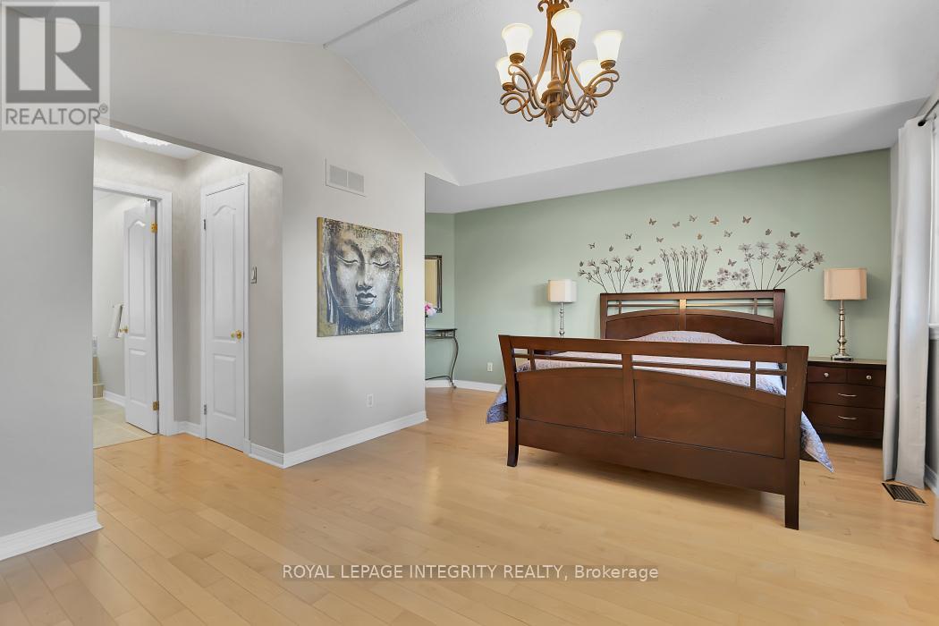 97 GRENADIER WAY - 18